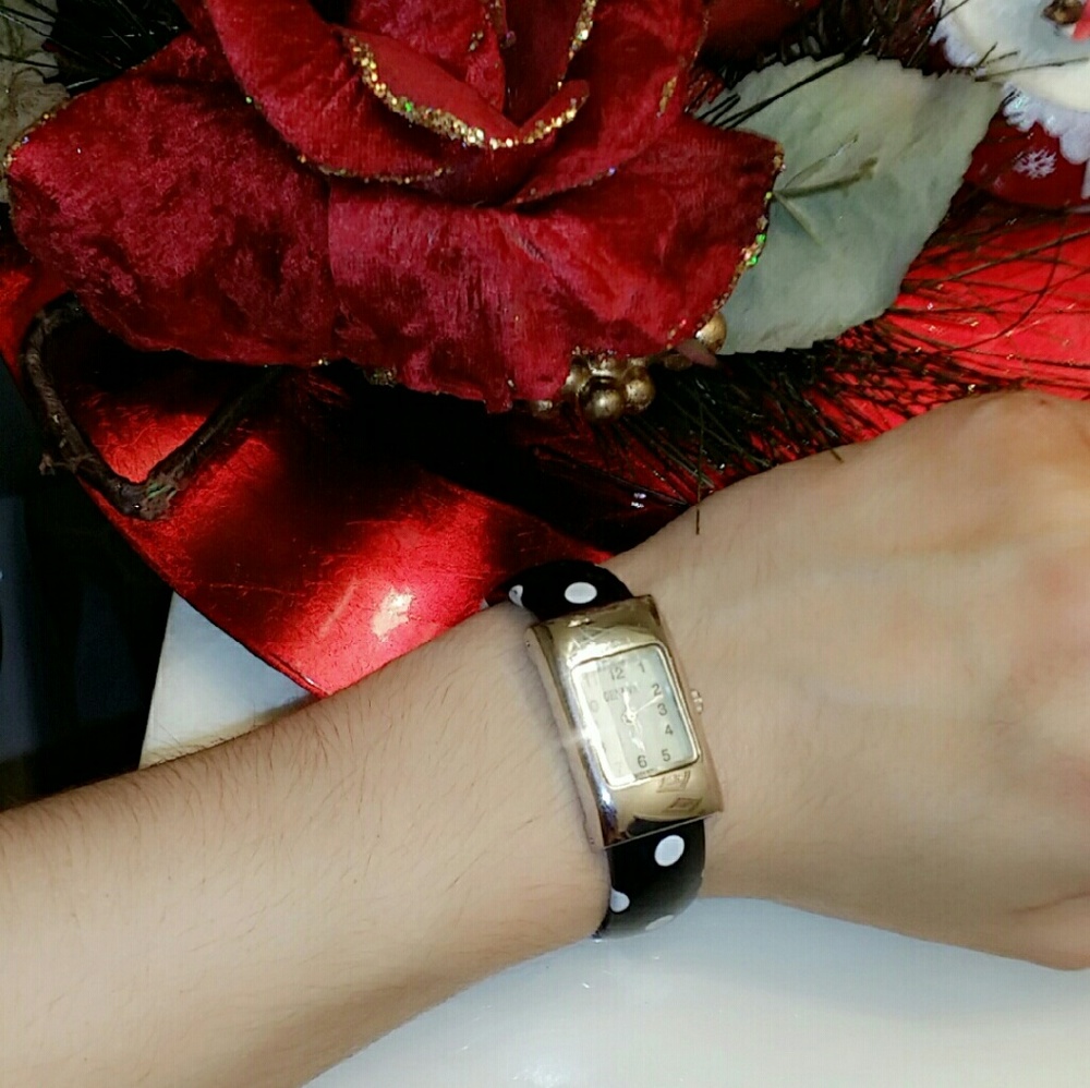 Stylish Watch - Picture 5 of 7
